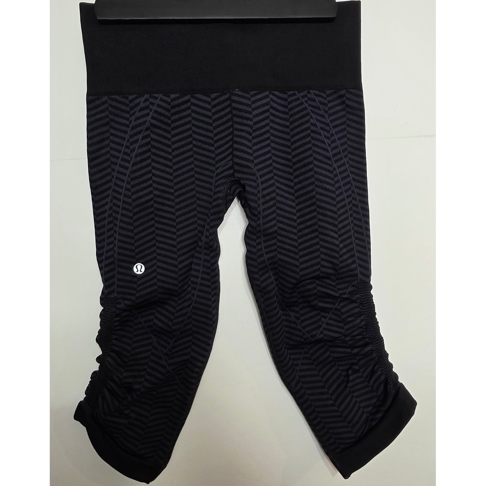 Lululemon Ebb to Street Tight Crop Leggings Black Grey Chevron Ruched Yoga 6